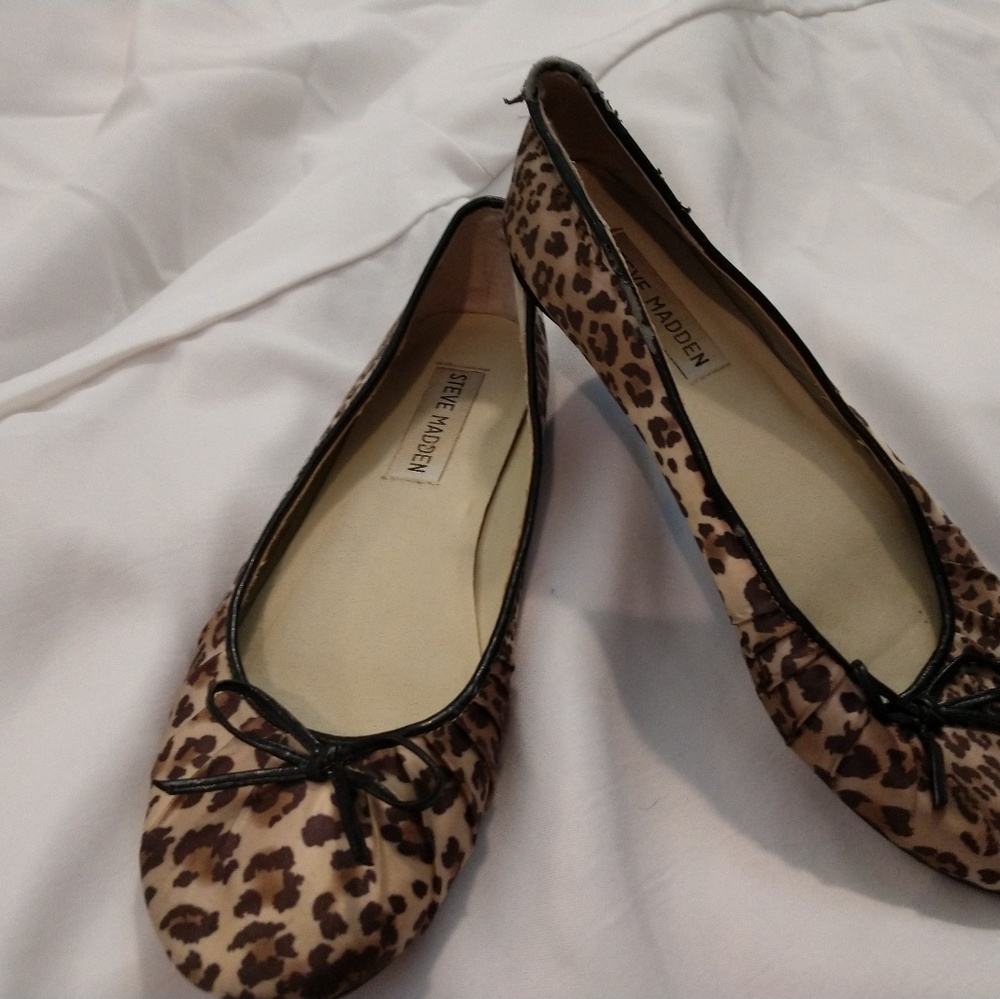 Steve madden animal print flats